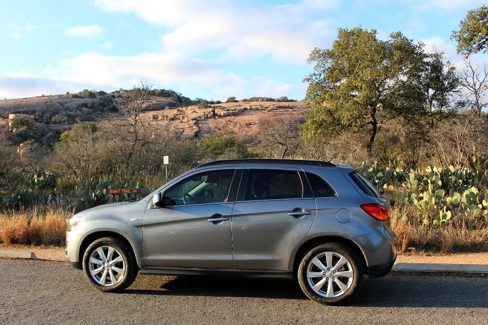 Road Trip | Austin to Fredericksburg | Stargazing in Central Texas | Featuring the Mitsubishi Outlander Sport | By Scott Tilley | The Flash List Entertainment Guide