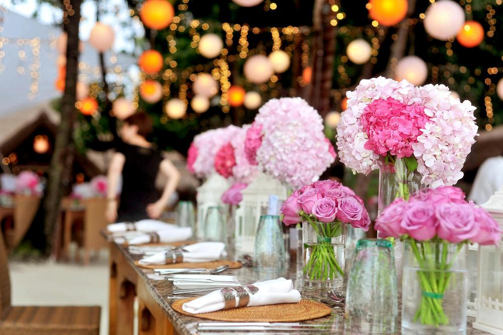 As the bride's closest confidante and a primary support figure, the maid of honor ensures the wedding preparation process runs smoothly. How to Be a Maid of Honor and Handle Every Detail Gracefully