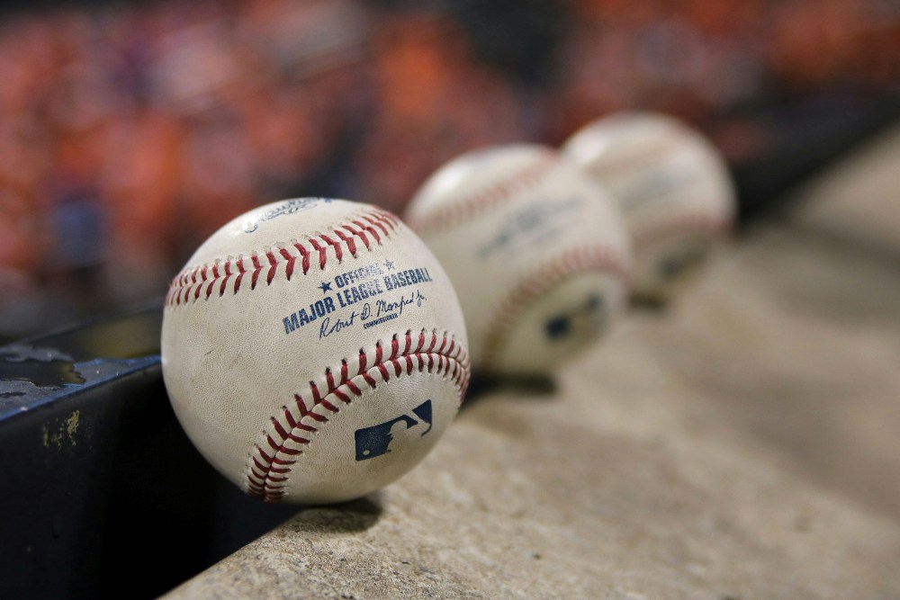 Explore five iconic ballparks that offer a rich baseball history and unforgettable fan experiences across the United States. 5 Essential Ballparks to Visit That Capture the Spirit of the Game
