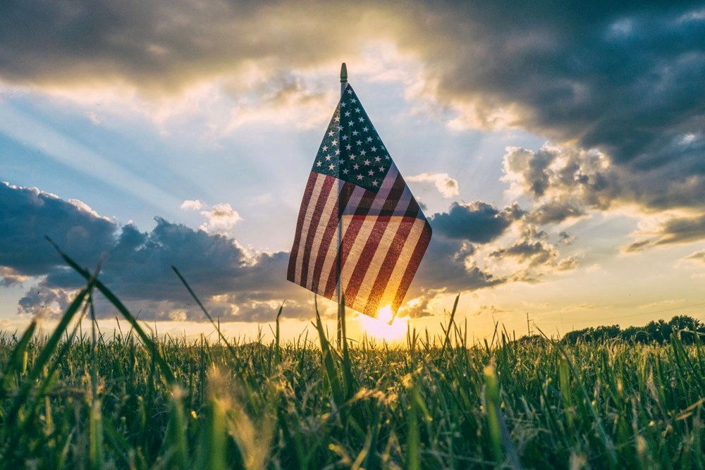 These events held by branches of the armed forces celebrate tradition, honor service members, and reinforce a sense of community. Understanding Formal Military Ball Ceremonies