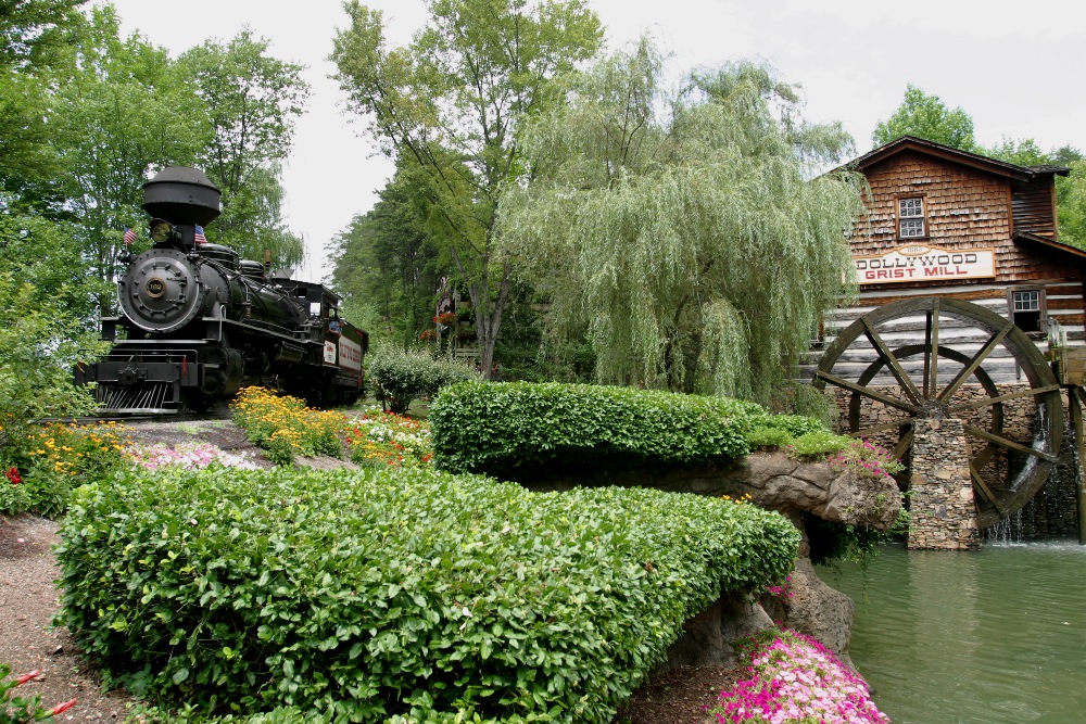 6 Things to Do at Dollywood in Pigeon Forge