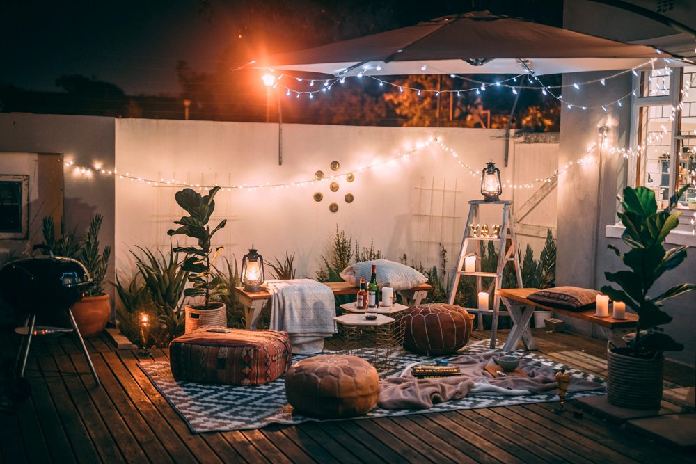 Setting Up a Romantic, Surprise Backyard Date