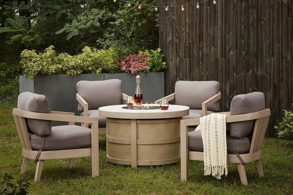 7 Essential Components for Creating an Outdoor Living Space