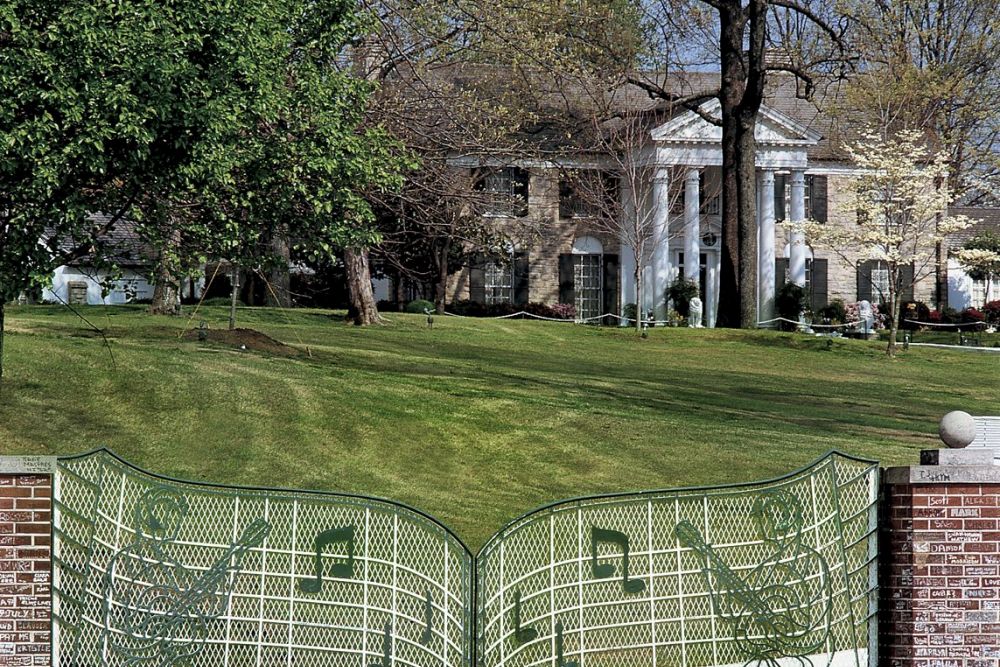 The Gates of Graceland Are Re-Opening on Thursday, May 21, 2020 | News ...