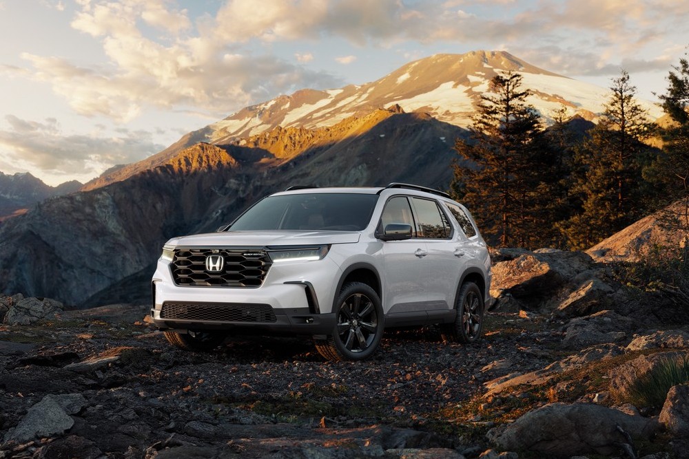 Explore the Great Outdoors in the 2025 Honda Pilot TrailSport