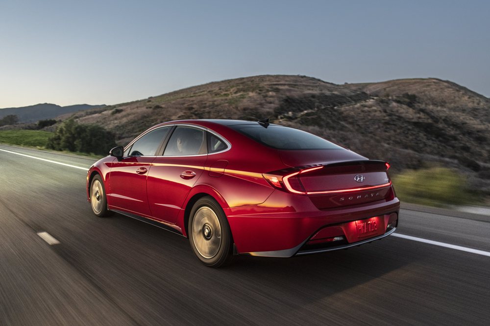 Completely-Renewed 2020 Hyundai Sonata Hybrid Soaks up the Sun