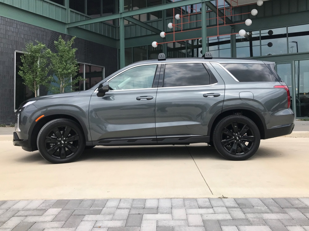 The 2024 Hyundai Palisade XRT Features Exclusive Styling