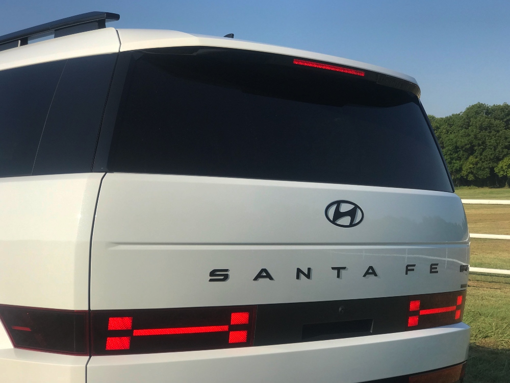 All-New 2024 Hyundai Santa Fe Delivers Best of Both Worlds